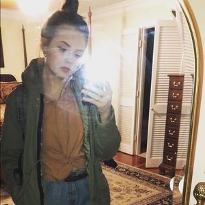 Meet your Posher, Brittney